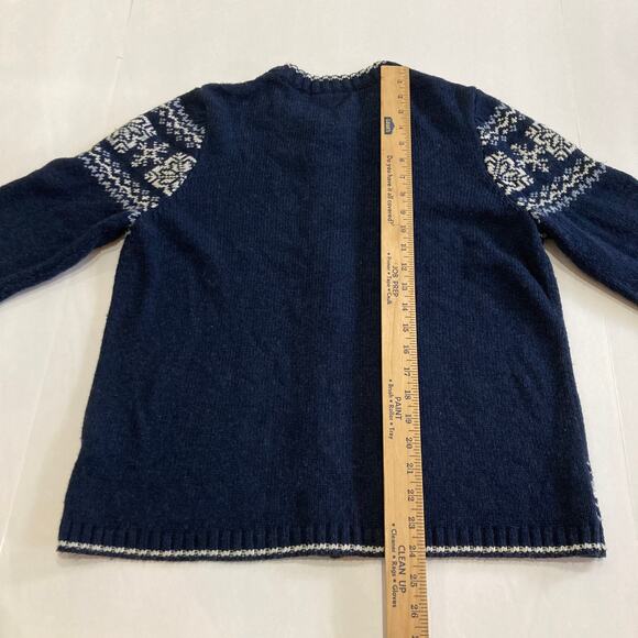 Croft & Barrow Fair Isle Embroidered Snowflakes Winter Sweater Cardigan Sz Med - Picture 9 of 9